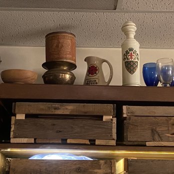 8 Shires Coloniale Distillery - a shelf of antique items - Beer, Wine & Spirits Near Me - Williamsburg, Virginia 8 Shires Coloniale Distillery - a shelf of antique items - Beer, Wine & Spirits Near Me - Williamsburg, Virginia