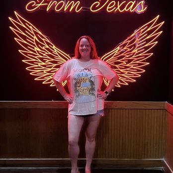 Pete's Dueling Piano Bar - Photo props. - Bars Near Me - Houston, Texas