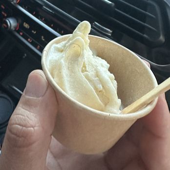 Lottie's Creamery - Vanilla ice cream - Ice Cream & Frozen Yogurt Near Me - Danville, California