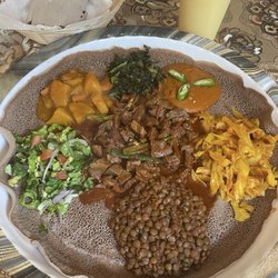 Ayshah's Resturant & Cafe - Combination plate with fresh mango smoothie