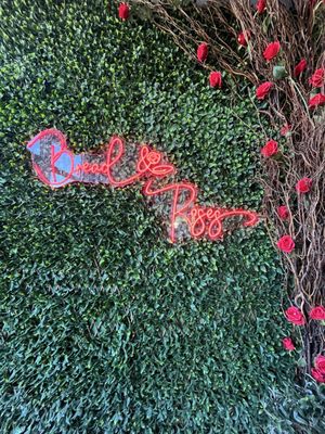 Bread & Roses by null