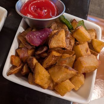 The Liberty Tavern - Potatoes (Husband wasn't too fond of these) - Bars Near Me - Arlington, Virginia