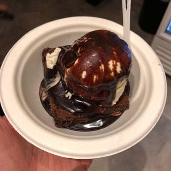 Humphry Slocombe - Berkeley - Hot Fudge Brownie Sundae - Ice Cream & Frozen Yogurt Near Me - Berkeley, California
