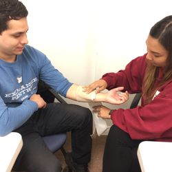 CPR Heroes - Controlling bleeding and bandaging.