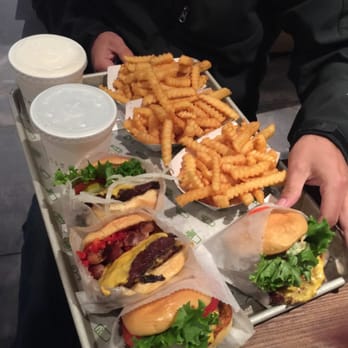 Shake Shack New Haven - DINNA time!!! - Burgers Near Me - New Haven, Connecticut