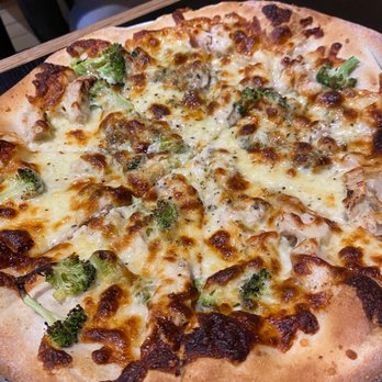 Santarpio's Pizza - Italian Cheese , Chicken , Broccoli , & Garlic - Pizza Near Me - Boston, Massachusetts Santarpio's Pizza - Italian Cheese , Chicken , Broccoli , & Garlic - Pizza Near Me - Boston, Massachusetts