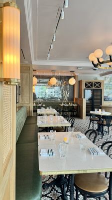 BISTRO DU JOUR by null
