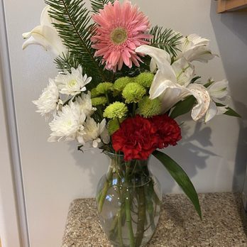 John's Riverside Florist - This is what was left. Pretty but...really!?! - Florists Near Me - Toms River, New Jersey