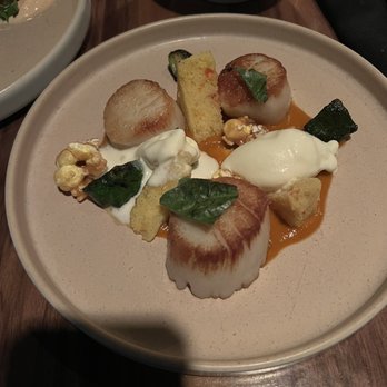 Grey Ghost - Sea scallops - that's ice cream and popcorn on the plate!! - American Near Me - Detroit, Michigan