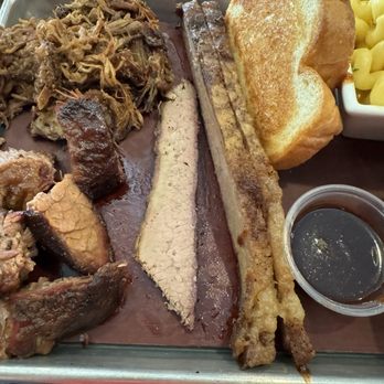 Smoke Brewing Company - Beef 3.0 chopped brisket, sliced brisket and burnt ends. Side of Beans and Mac n cheese. - Bars Near Me - Lee's Summit, Missouri Smoke Brewing Company - Beef 3.0 chopped brisket, sliced brisket and burnt ends. Side of Beans and Mac n cheese. - Bars Near Me - Lee's Summit, Missouri