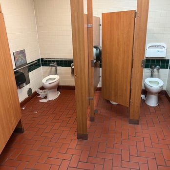 Beijing Buffet - Filthy and messy toilets. - Buffets Near Me - Stockton, California