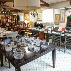 Bedford Home Consignment - Multiple dining sets & dining room furniture!