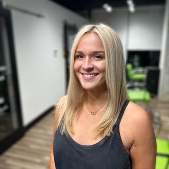 Howdy Highlight - Brighter Blonde - Hair Stylists Near Me - Southlake, Texas