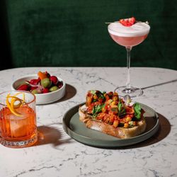 Confederation Lounge & Patio