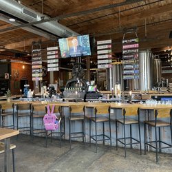 BAD SONS Beer Co - The bar area