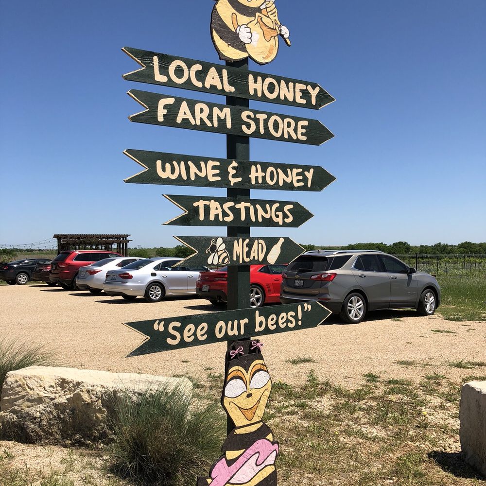Dancing Bee Winery - Wineries Near Me - Rogers, Texas