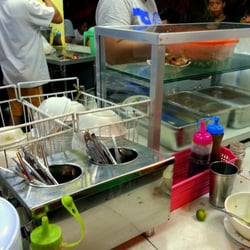 Lugawan sa Tejeros - Lugawan Sa Tejeros food counter