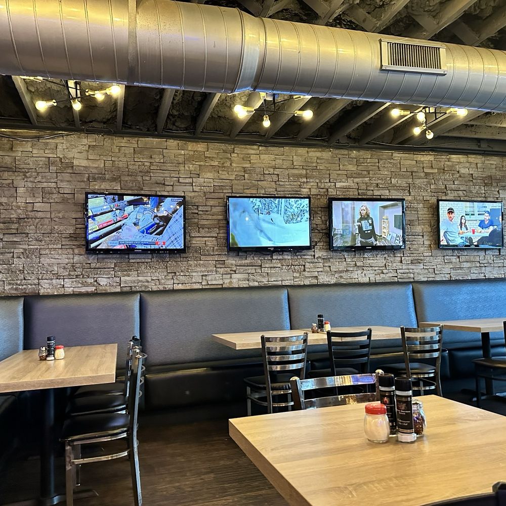 Mike's Pizza and Pub - Inside - Pizza Near Me - Largo, Florida Mike's Pizza and Pub - Inside - Pizza Near Me - Largo, Florida