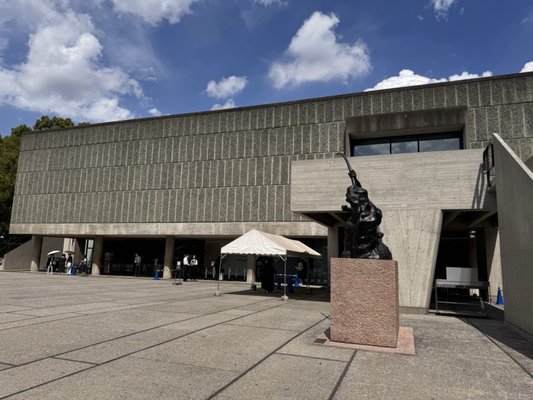 The National Museum of Western Art by null