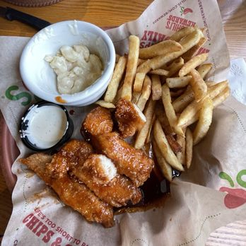 Chili's - Honey Honey-Chipotle Chicken Crispers Combo - Bars Near Me - Maplewood, Minnesota Chili's - Honey Honey-Chipotle Chicken Crispers Combo - Bars Near Me - Maplewood, Minnesota