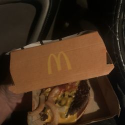 McDonald's - Carne bien quemada de la hamburguesa