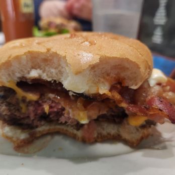 Paul's Da Burger Joint - Bacon burger - Burgers Near Me - New York, New York Paul's Da Burger Joint - Bacon burger - Burgers Near Me - New York, New York