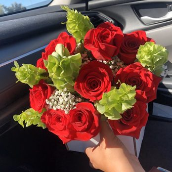 April Flowers - Brides Bouquet - Florists Near Me - Pico Rivera, California April Flowers - Brides Bouquet - Florists Near Me - Pico Rivera, California