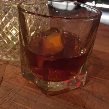 MajesThé - The crown - basically an old fashioned with some extra sweetness - Asian Fusion Near Me - Montreal, Quebec