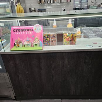 Baskin-Robbins - Toppings - Ice Cream & Frozen Yogurt Near Me - Chatsworth, California Baskin-Robbins - Toppings - Ice Cream & Frozen Yogurt Near Me - Chatsworth, California