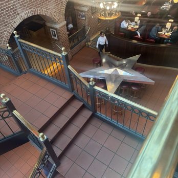 Mike's American - Interior - American Near Me - Springfield, Virginia