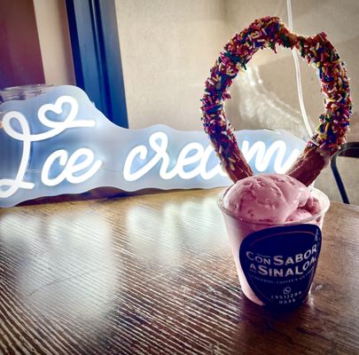 Con Sabor a Sinaloa: Sushi, Churros, Coffee & Ice Cream by null