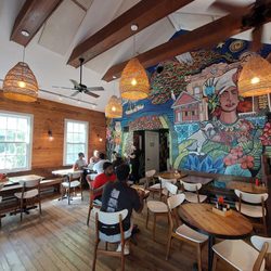 Moondog Cafe & Bakery - Dining room