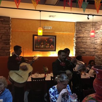 El Coyote - Mexican Near Me - Forest Hills, New York