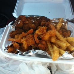 Lewey's Crab House & Soul Food - Shrimp an oyster plate