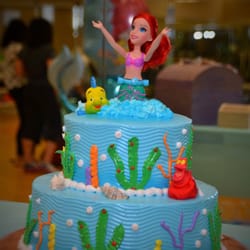 Mary's Bakery - Never mind how beautiful this cake was, it was also delicious. Sadly it went so fast and I didn't have any leftovers.