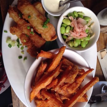 John Weng - Fried fish, sweet potatoes fries and edaname - Bistros Near Me - Paris, 75 John Weng - Fried fish, sweet potatoes fries and edaname - Bistros Near Me - Paris, 75