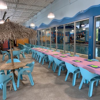 Goldfish Swim School - Edmond - Watch room - Swimming Lessons/Schools Near Me - Edmond, Oklahoma
