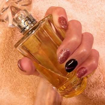 Bella Salon & Spa - Cat eye on the ring finger - Waxing Near Me - Auburn, Washington Bella Salon & Spa - Cat eye on the ring finger - Waxing Near Me - Auburn, Washington