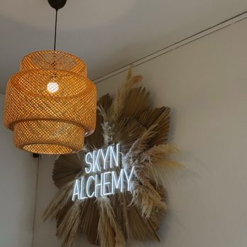 Skyn Alchemy - Front desk - Skin Care Near Me - San Diego, California Skyn Alchemy - Front desk - Skin Care Near Me - San Diego, California