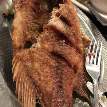 Bamboo Restaurant - Yummy fried fish - Colombian Near Me - Miami, Florida