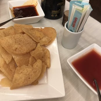 Shanghai - Tasted like pita chips... Brought to the table before the meal - Shanghainese Near Me - Padova, PD