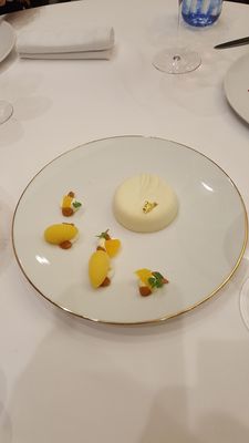 Hôtel Château de La Chèvre d’Or by null