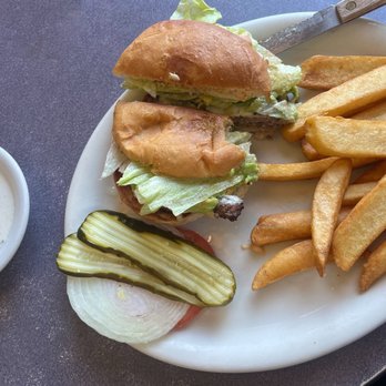 Eppies Restaurant - California Burger - Diners Near Me - West Sacramento, California