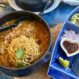 Khao soi gai (Thai lanna noodle) Khao soi gai (Thai lanna noodle)