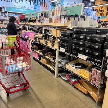 H Mart - Austin - Home items - Grocery Near Me - Austin, Texas