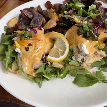 Lapisara Eatery - Dungeness Crab Benedict - Breakfast & Brunch Near Me - San Francisco, California