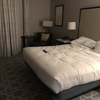 Hilton San Diego/Del Mar - Room - Hotels Near Me - Del Mar, California Hilton San Diego/Del Mar - Room - Hotels Near Me - Del Mar, California