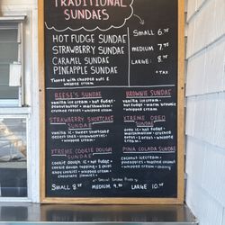 Mike's Ice Cream Stand - Sundaes!