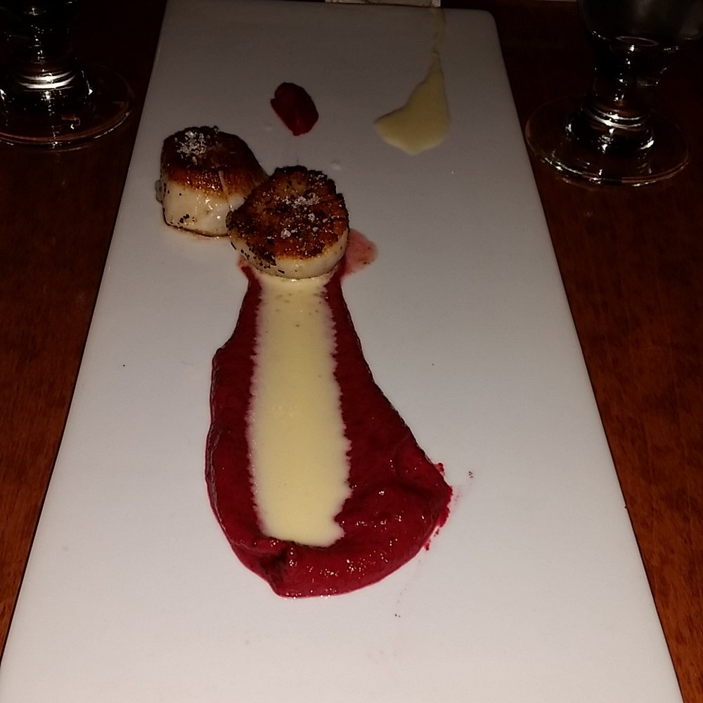 Chez Mathilde - Scallops with beet puree. - Canadian (New) Near Me - Tadoussac, Quebec