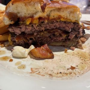 WINKING LIZARD TAVERN - Updated June 2024 - 158 Photos & 85 Reviews